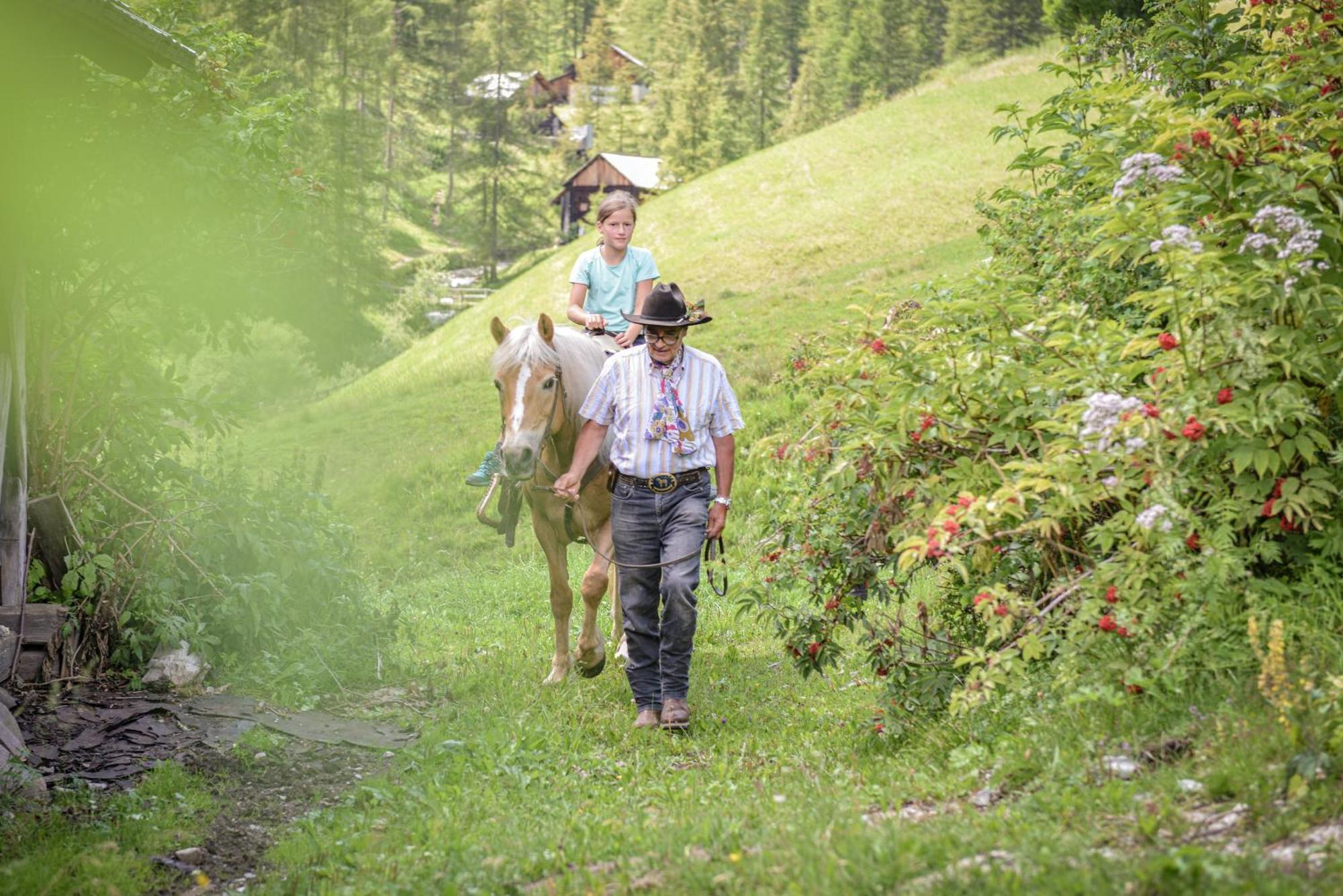 شقة Ciasa Iachin - Dolomites Dream Retreat سان مارتينو-إن-باديا المظهر الخارجي الصورة
