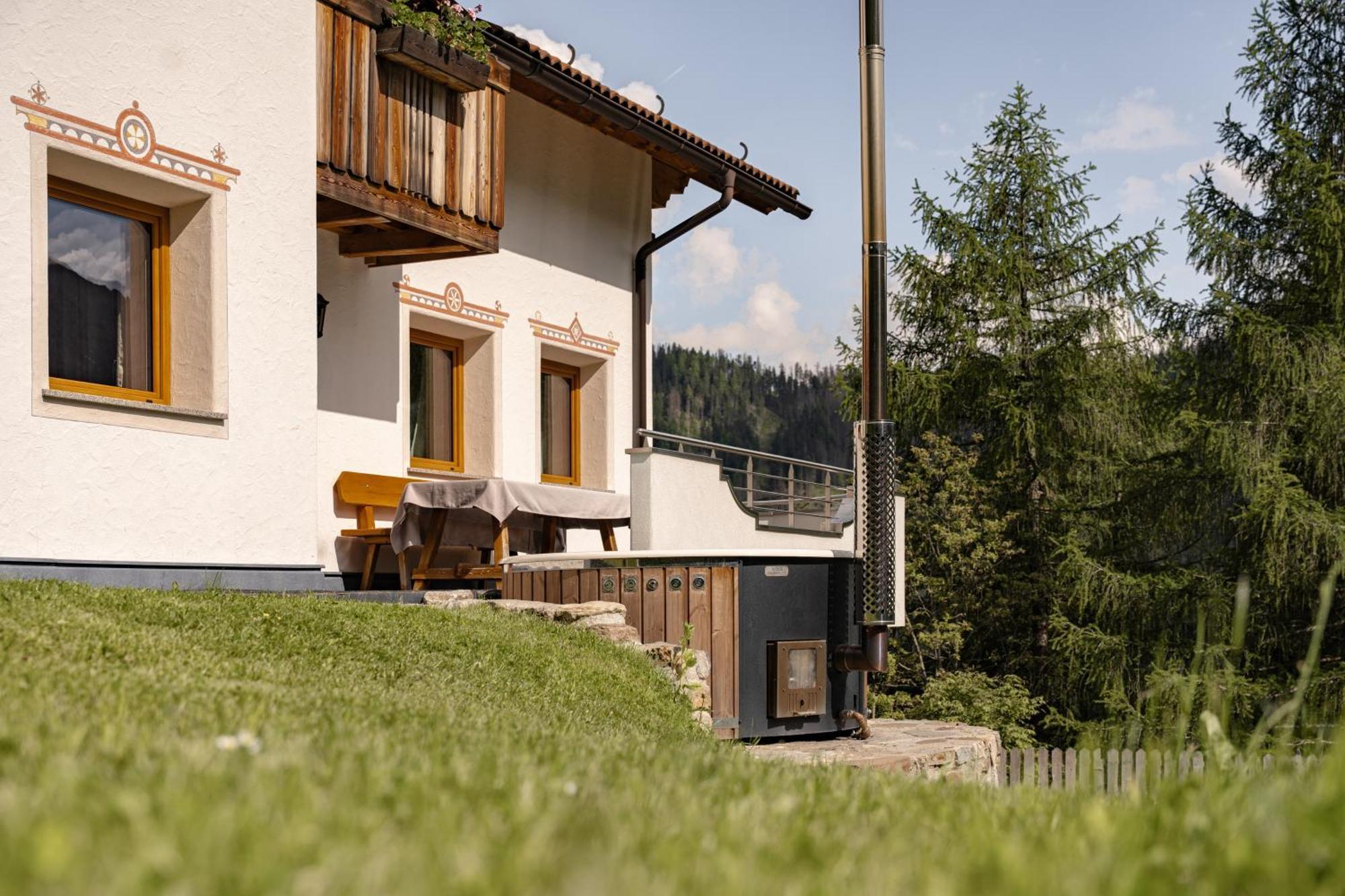 شقة Ciasa Iachin - Dolomites Dream Retreat سان مارتينو-إن-باديا المظهر الخارجي الصورة